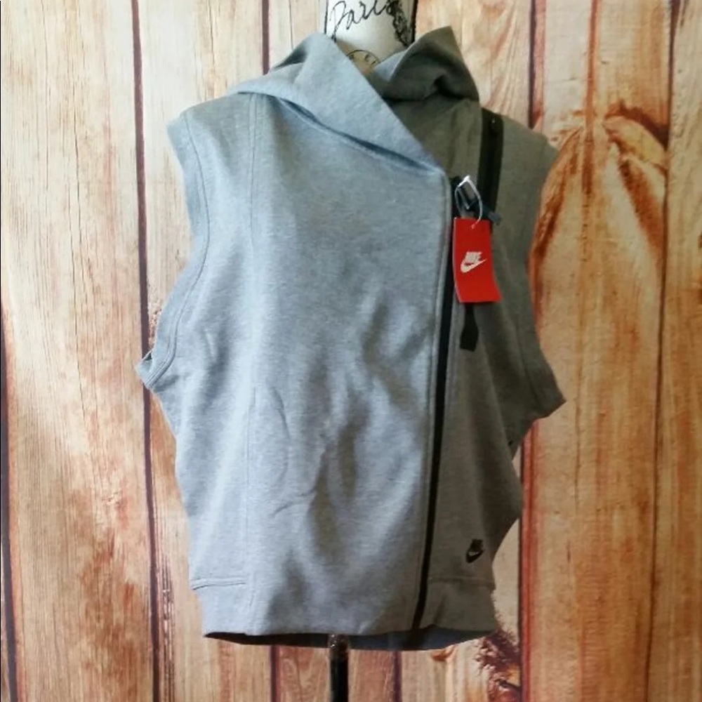 Nike sportswear tech vest NWT